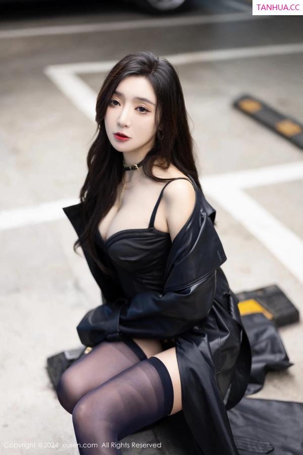 王馨瑶  [XiuRen]高清写真图 2024.02.29 No.8158 王馨瑶yanni 黑丝美腿第8张图片